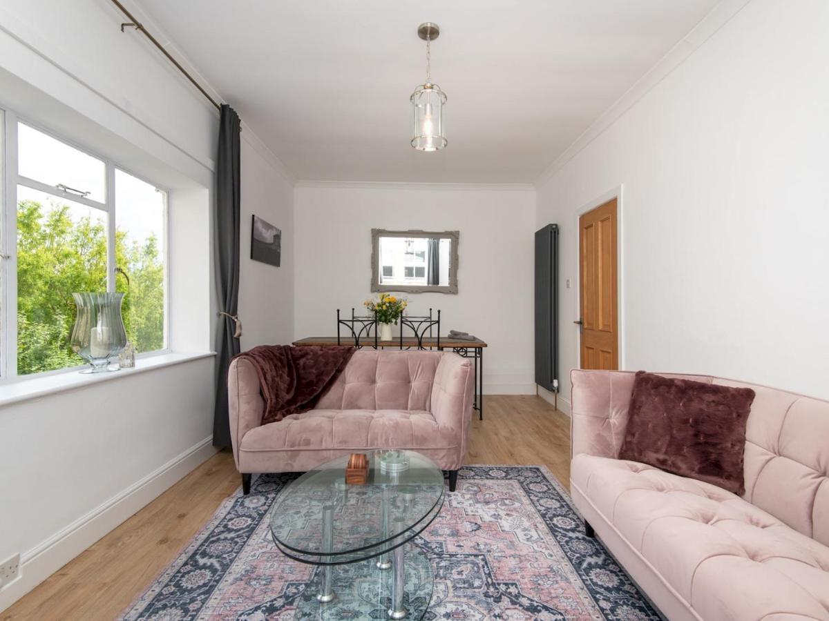 Pass The Keys Stylish 2 Bed Central Bath Apartment With Parking Exterior foto